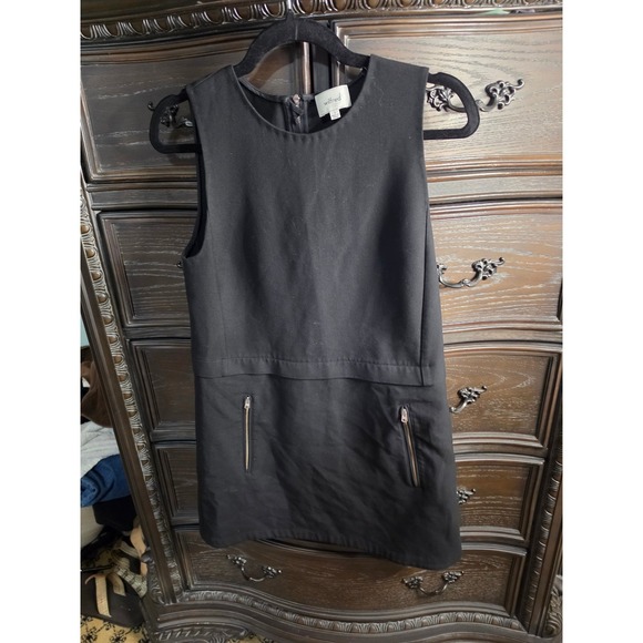 Wilfred Dresses & Skirts - Wilfred Aritzia Black Sleeveless Zip Pocket Shift Mini Dress Size S PLV4-8482-34